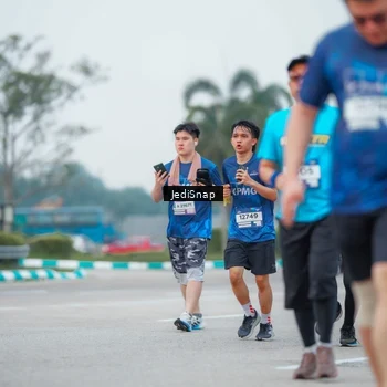 Runner Photo 7536583