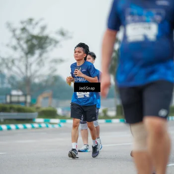 Runner Photo 7536591