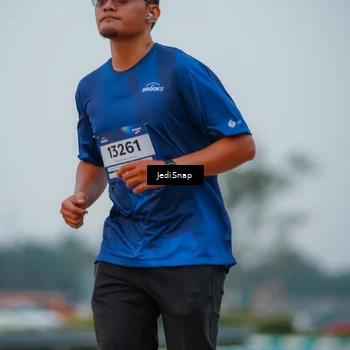 Runner Photo 7536695