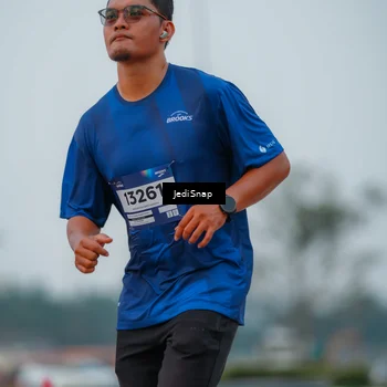Runner Photo 7536702