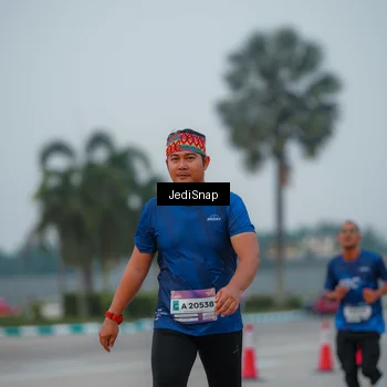 Runner Photo 7536958