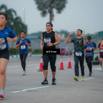 Runner Photo 7537010
