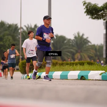 Runner Photo 7537011