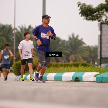 Runner Photo 7537019
