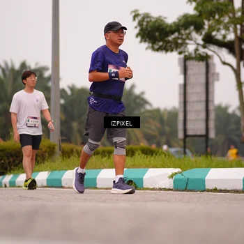 Runner Photo 7537021