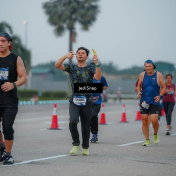 Runner Photo 7537023