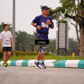Runner Photo 7537051