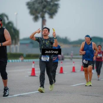 Runner Photo 7537057
