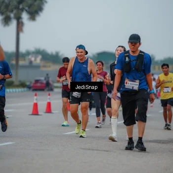 Runner Photo 7537059