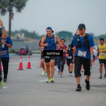 Runner Photo 7537061