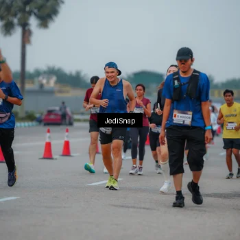 Runner Photo 7537064