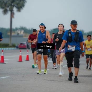 Runner Photo 7537065