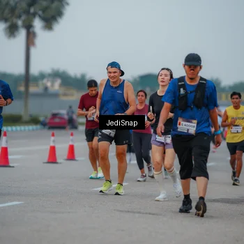 Runner Photo 7537066