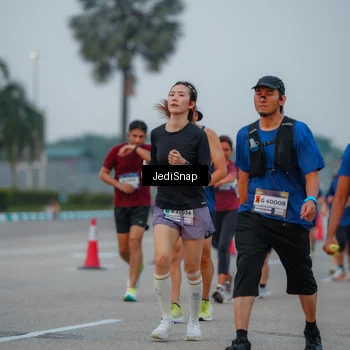 Runner Photo 7537091