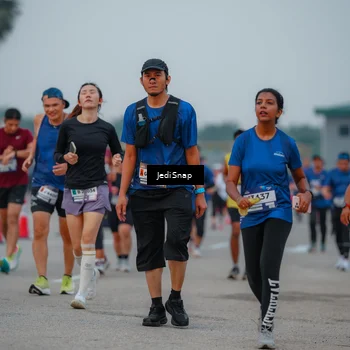 Runner Photo 7537097