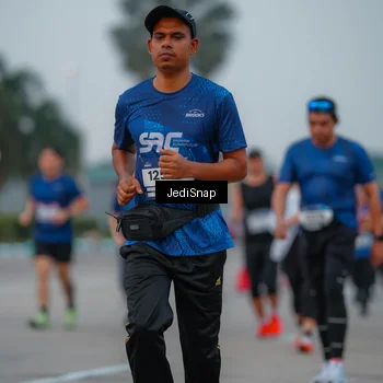 Runner Photo 7537191