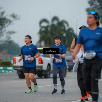 Runner Photo 7537210