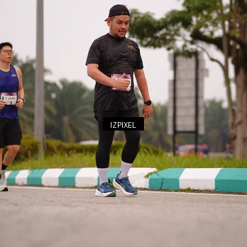 Runner Photo 7537310
