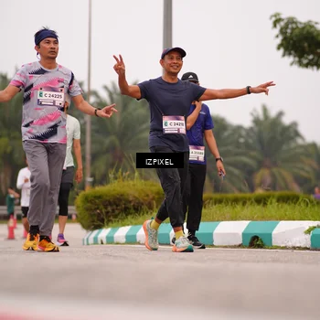 Runner Photo 7537390