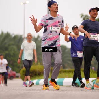 Runner Photo 7537395