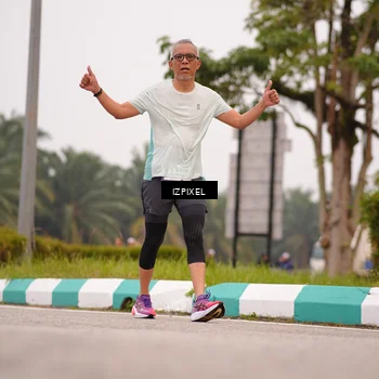 Runner Photo 7537411