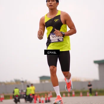 Runner Photo 7537459