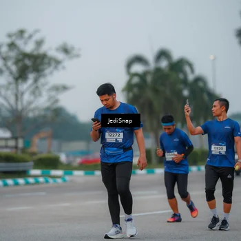 Runner Photo 7537590
