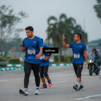 Runner Photo 7537602