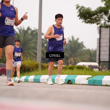 Runner Photo 7537624