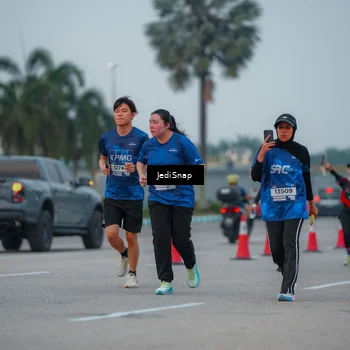 Runner Photo 7537651
