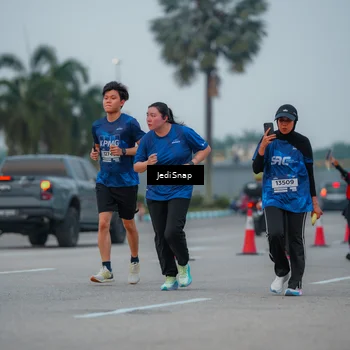 Runner Photo 7537653