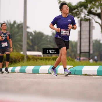Runner Photo 7537672