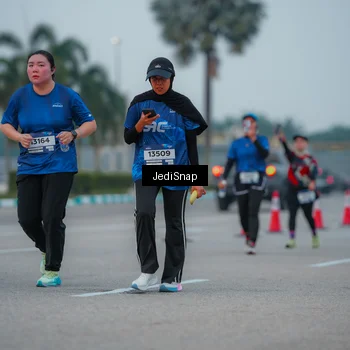 Runner Photo 7537675