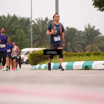 Runner Photo 7537678