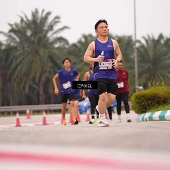 Runner Photo 7537806
