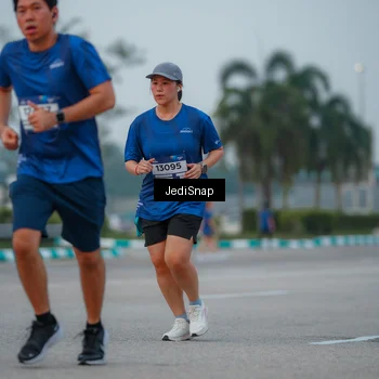 Runner Photo 7537873