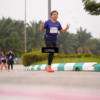 Runner Photo 7537912