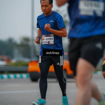 Runner Photo 7538055