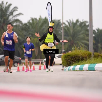 Runner Photo 7538640