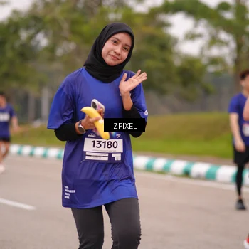 Runner Photo 7540037