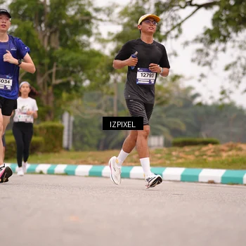 Runner Photo 7540142