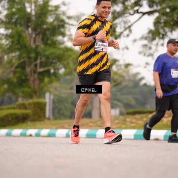 Runner Photo 7540331