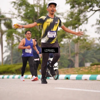 Runner Photo 7540465