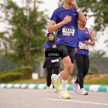 Runner Photo 7540475