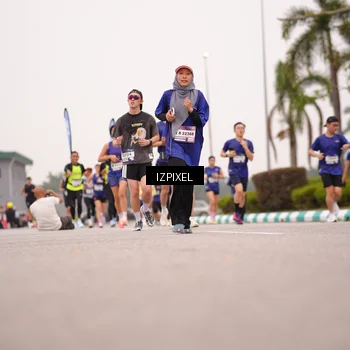 Runner Photo 7540700