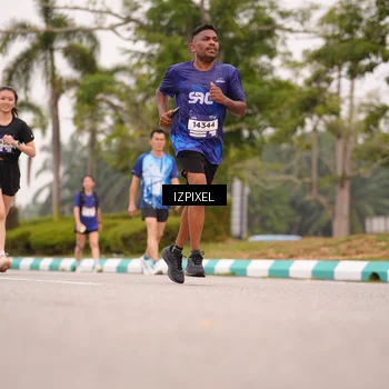 Runner Photo 7540858