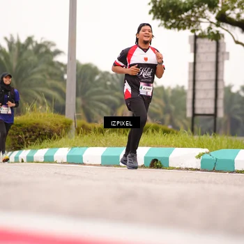 Runner Photo 7541247