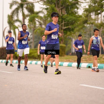 Runner Photo 7541475