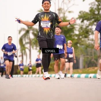Runner Photo 7541669