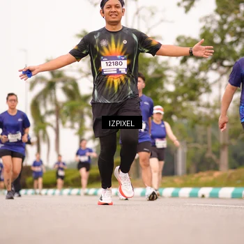 Runner Photo 7541675